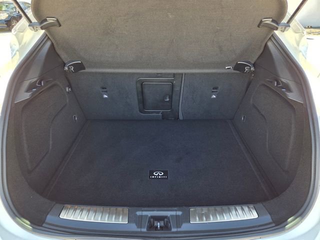 Used 2018 INFINITI QX30 Premium w/ Navigation Package image 10