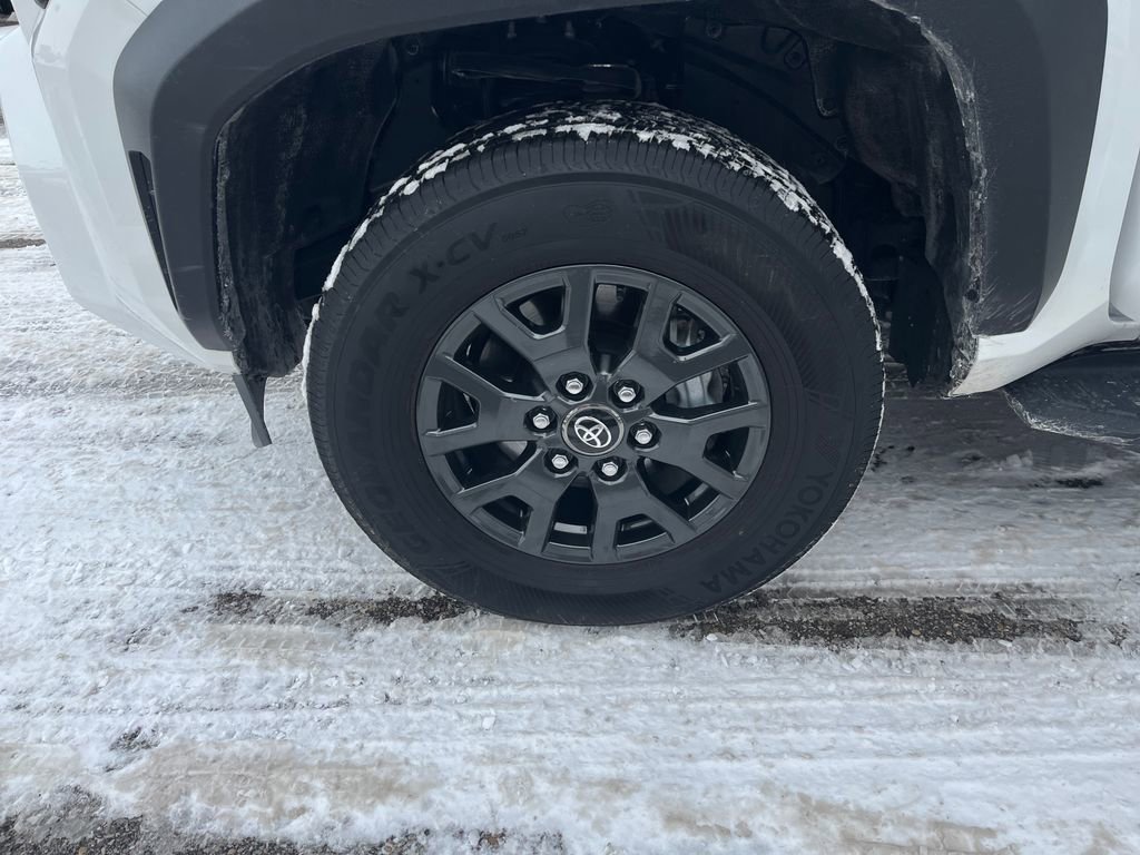 Used 2025 Toyota 4Runner SR5 image 29