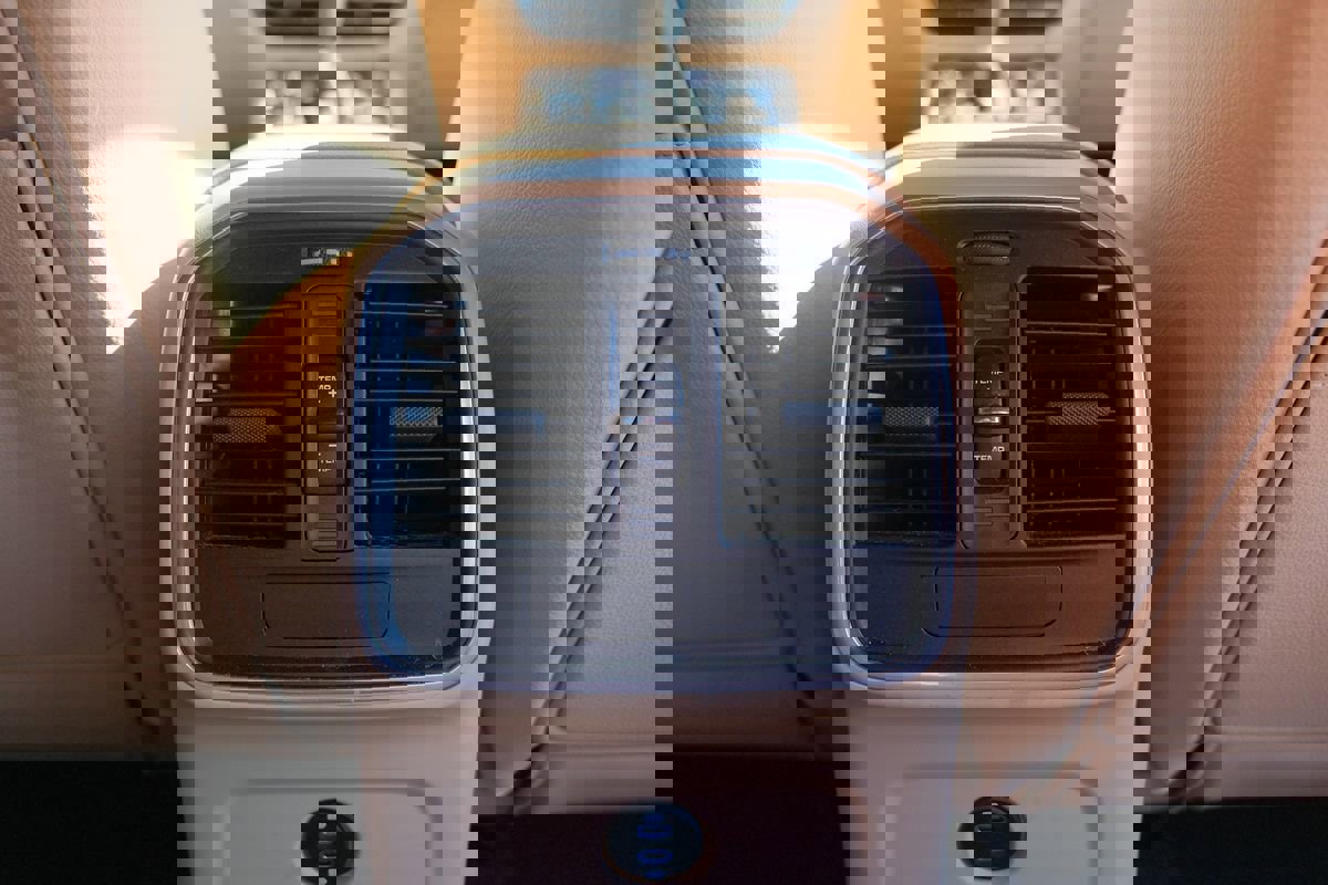 Used 2021 Porsche Macan image 35