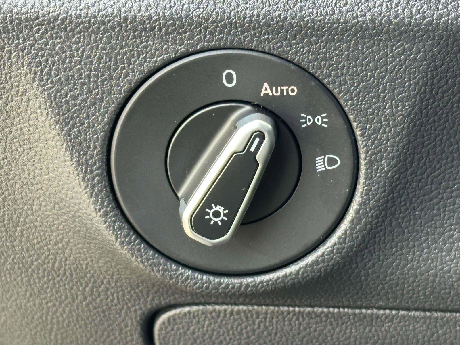 Certified 2023 Volkswagen Jetta Sport image 17