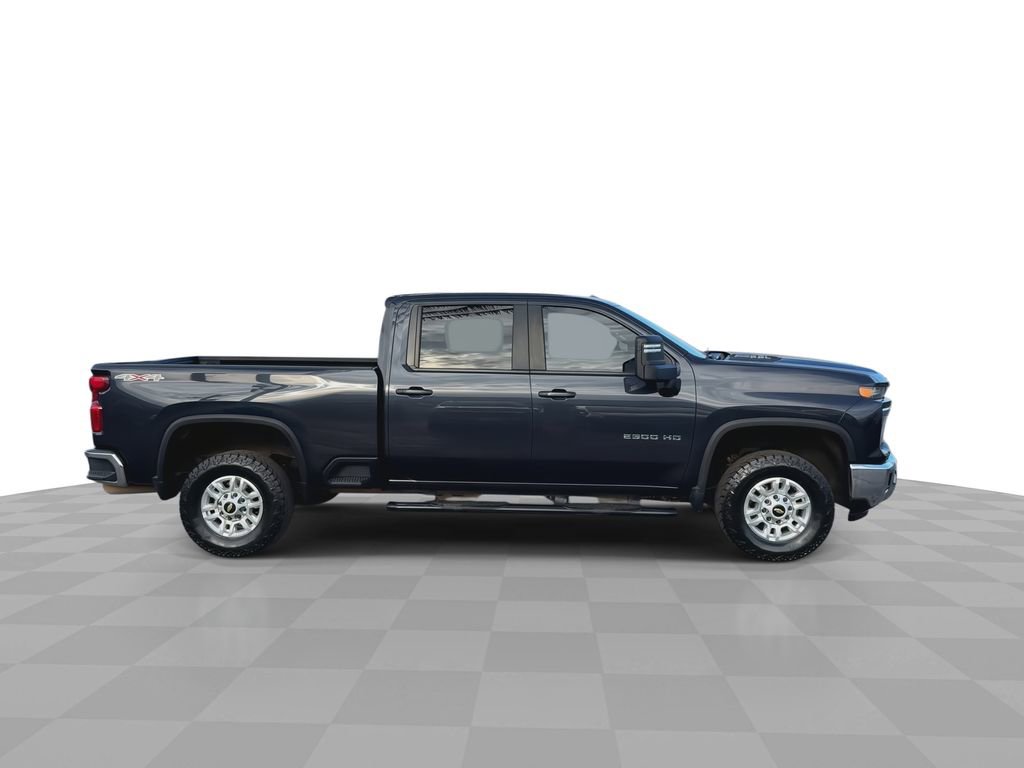 Used 2024 Chevrolet Silverado 2500 LT w/ Convenience Package image 10