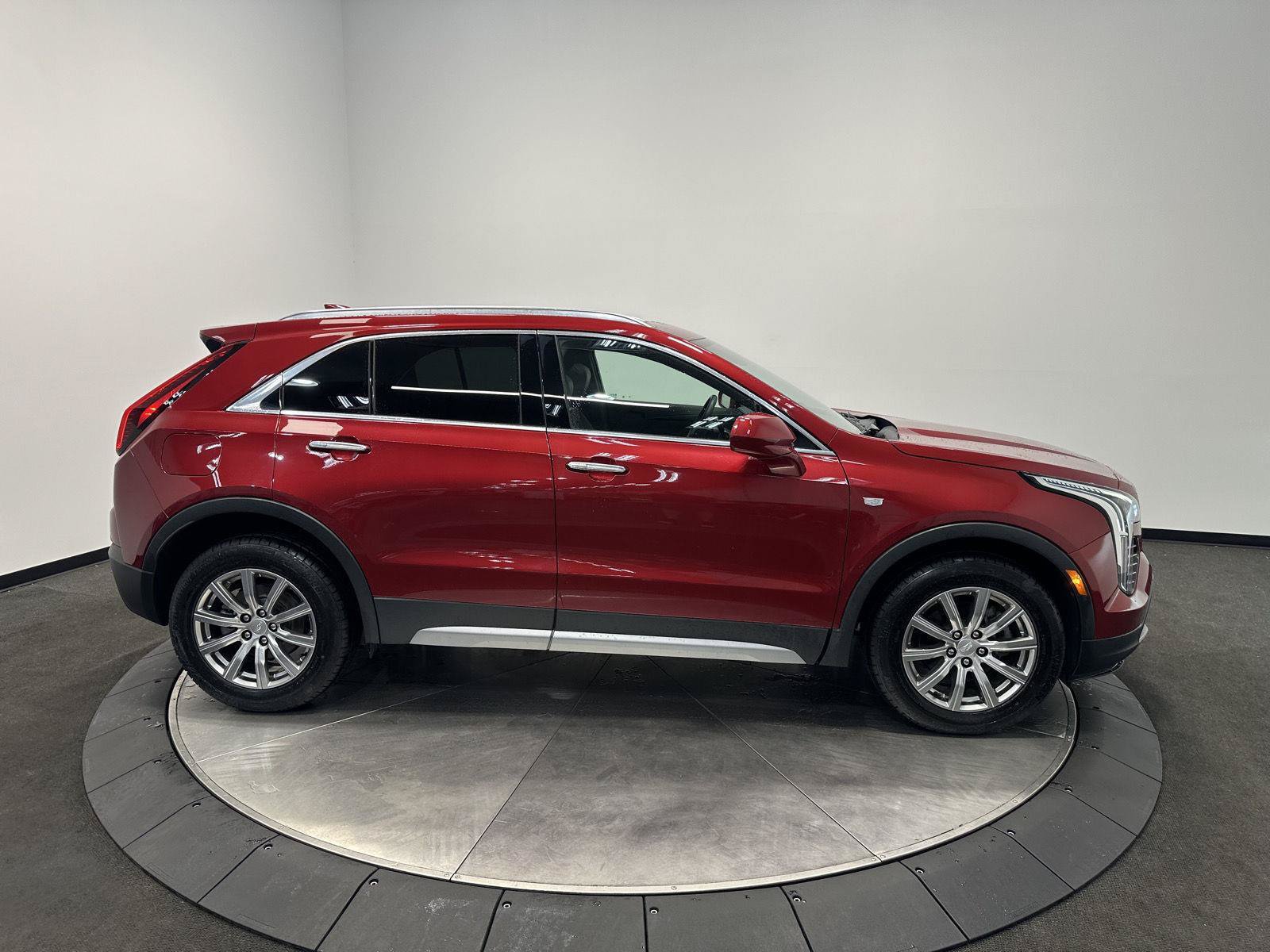 Used 2019 Cadillac XT4 Premium Luxury w/ Cold Weather Package AWD/4WD image 8