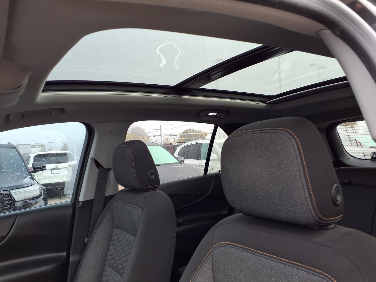 Used 2018 Chevrolet Equinox LT w/ Sun & Infotainment Package FWD image 17