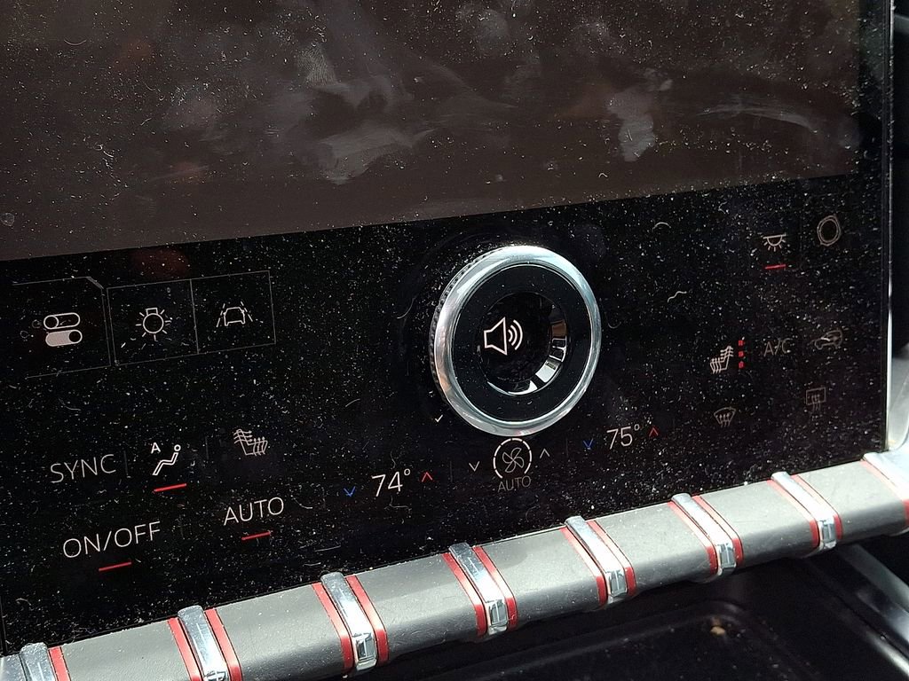 Certified 2024 GMC Acadia AT4 image 18