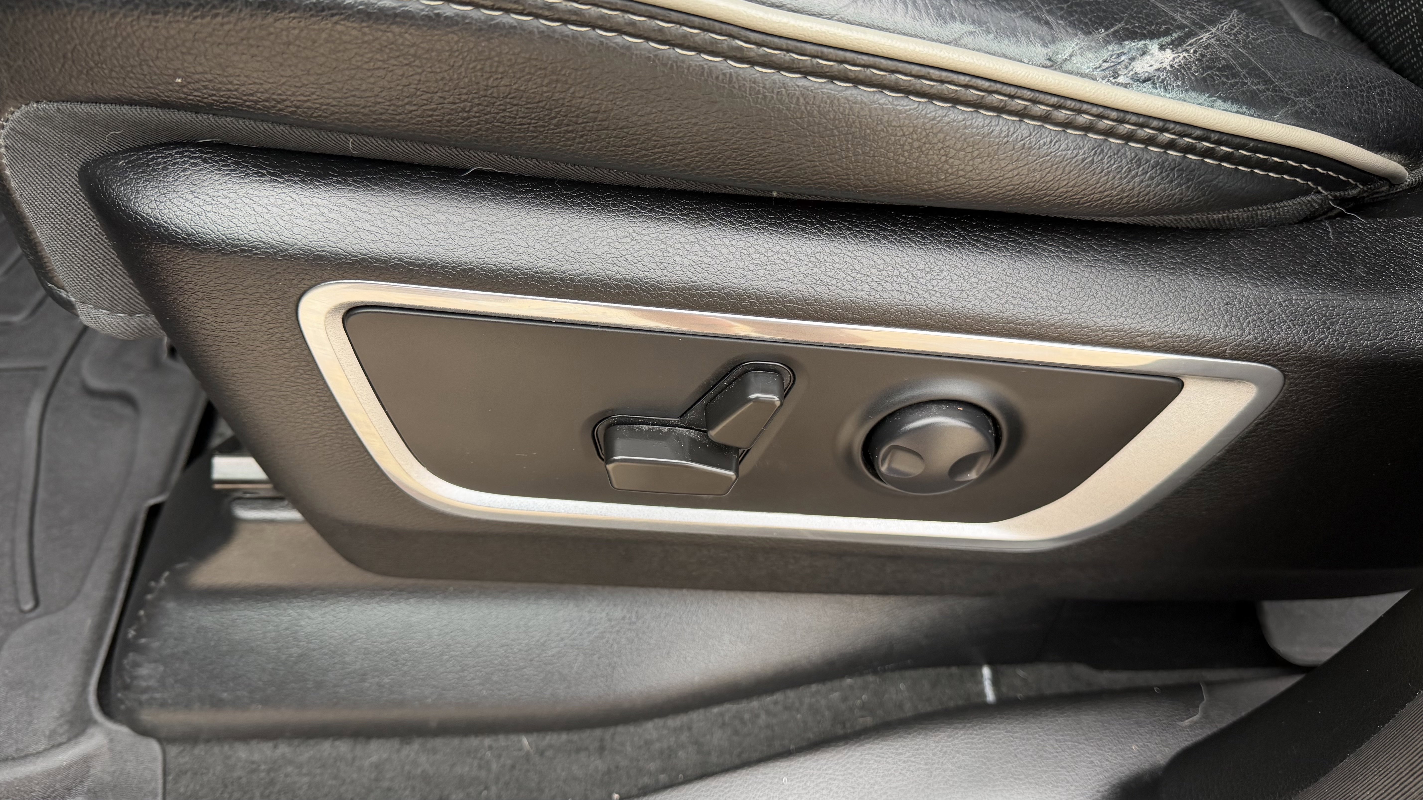 Used 2022 RAM 1500 Laramie w/ Sport Appearance Package AWD/4WD image 18