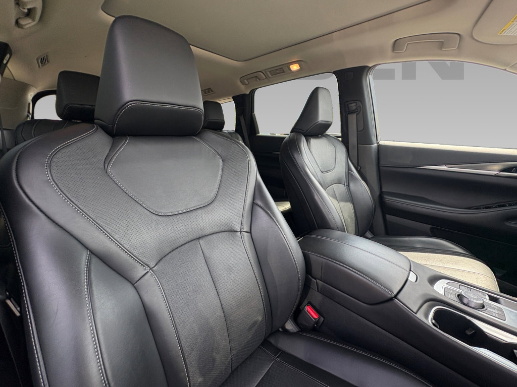 Used 2023 INFINITI QX60 Luxe image 10