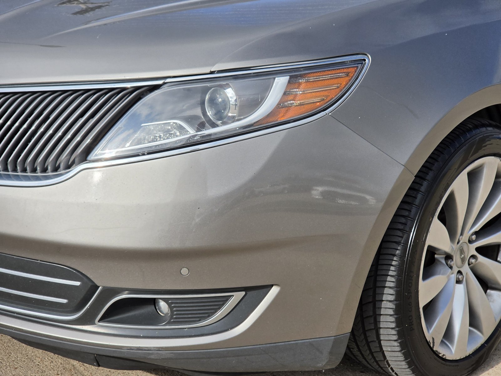 Used 2016 Lincoln MKS w/ Equipment Group 101A FWD image 9