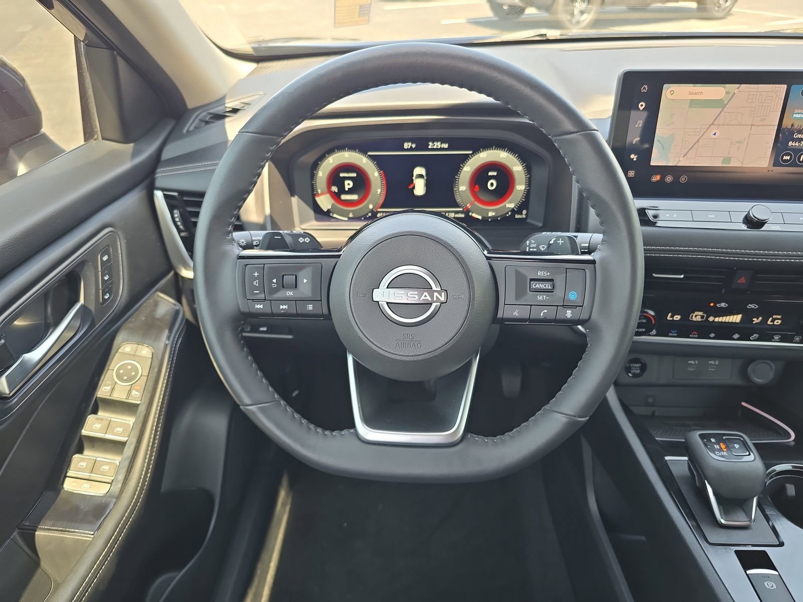 Used 2024 Nissan Rogue SL w/ SL Premium Package image 10