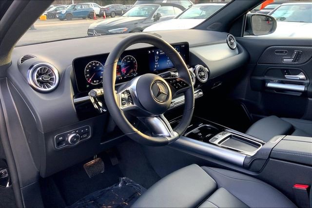 Used 2025 Mercedes-Benz GLA 250 4MATIC image 13