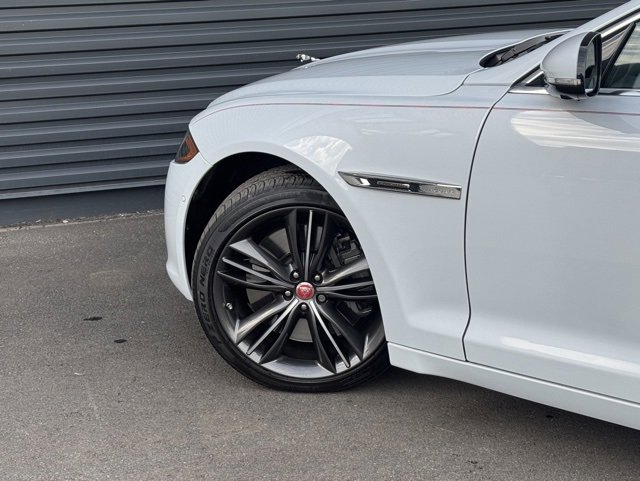 Used 2019 Jaguar XJ L Supercharged image 12