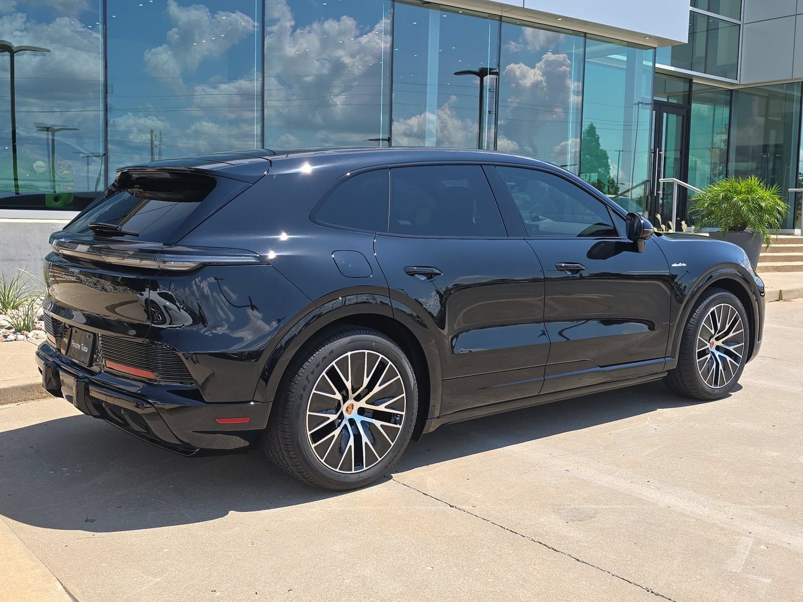 New 2026 Porsche Cayenne Electric AWD/4WD image 7