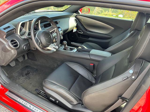 Used 2010 Chevrolet Camaro SS w/ White Stripe Package image 17