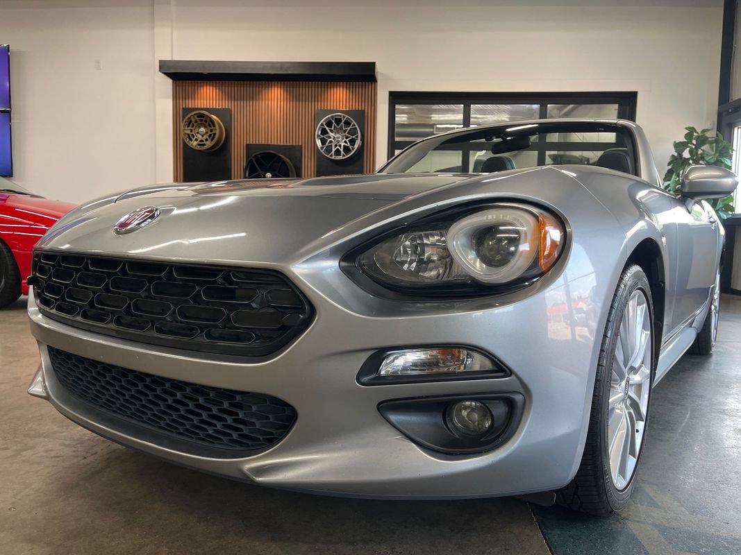 Used 2017 FIAT 124 Spider Lusso RWD image 57