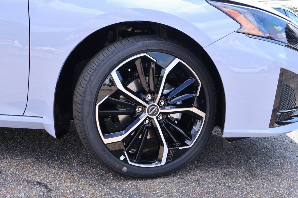 New 2025 Nissan Altima 2.5 SR image 16