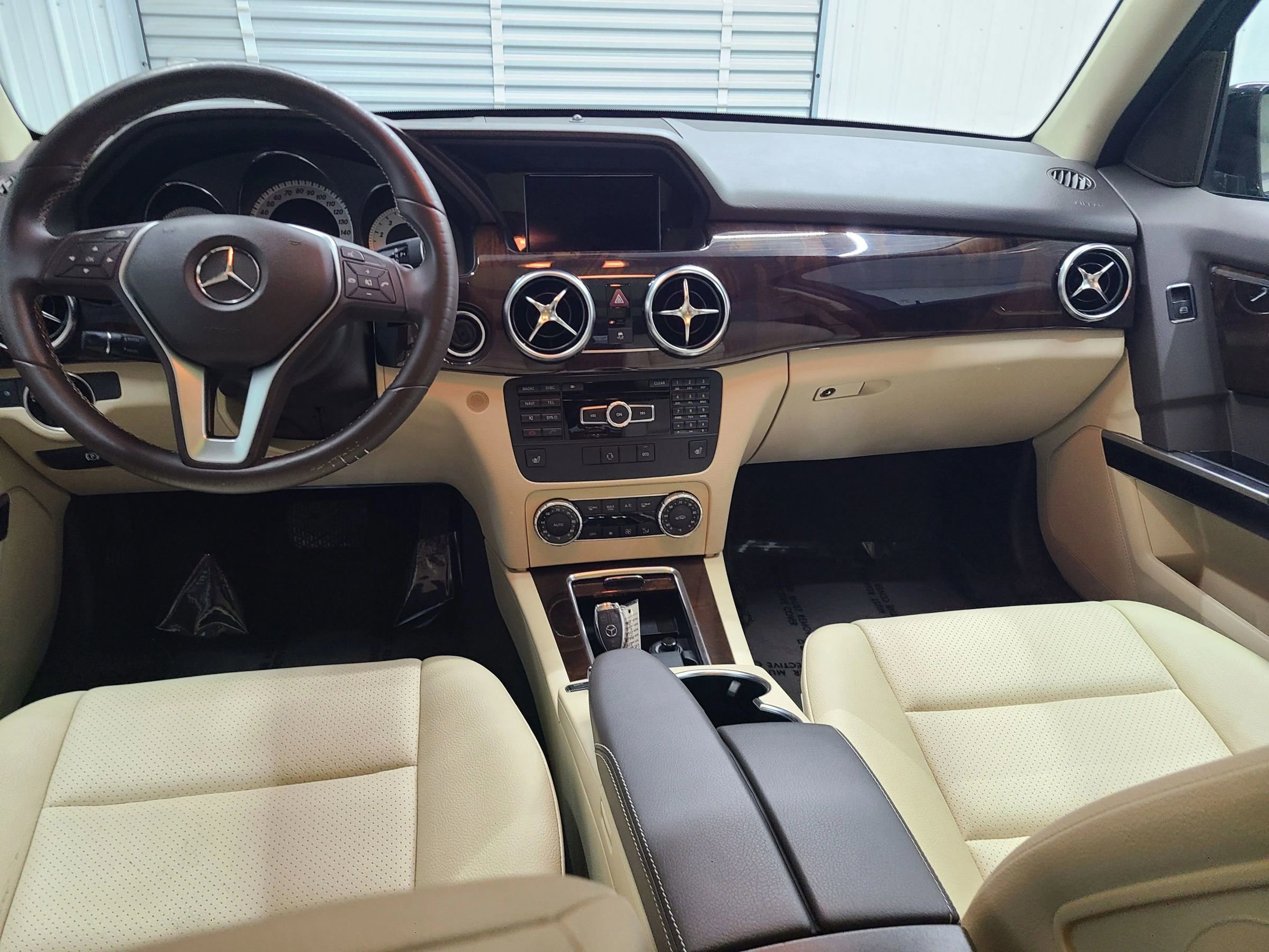 Used 2014 Mercedes-Benz GLK 350 4MATIC image 2