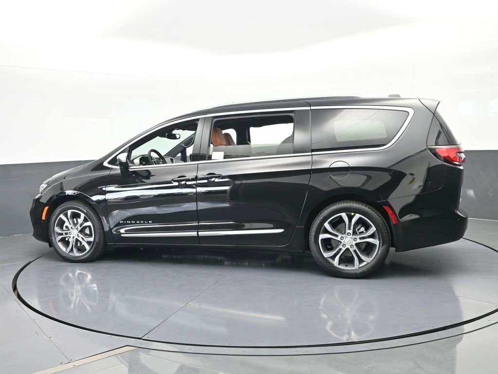 New 2026 Chrysler Pacifica Pinnacle image 3