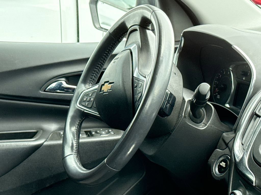 Used 2022 Chevrolet Equinox LT FWD image 11