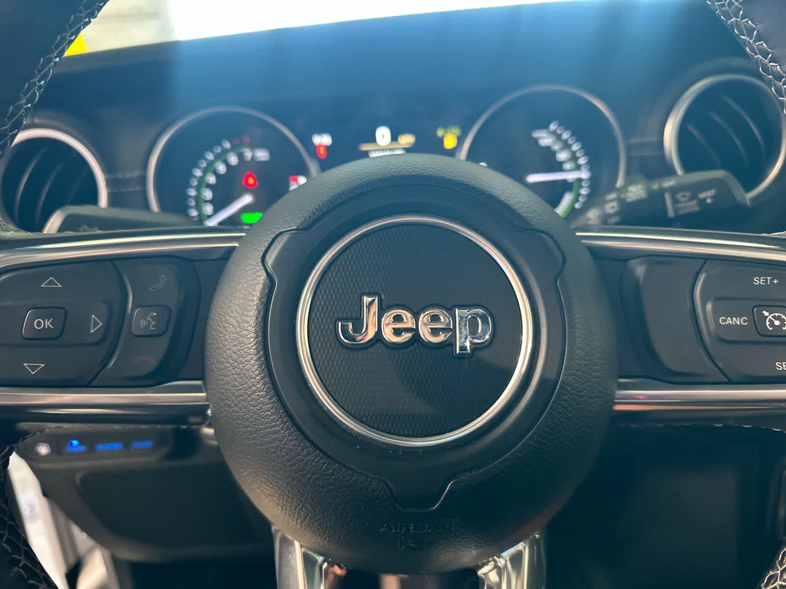 Used 2023 Jeep Wrangler Unlimited Sahara w/ Cold Weather Group AWD/4WD image 25