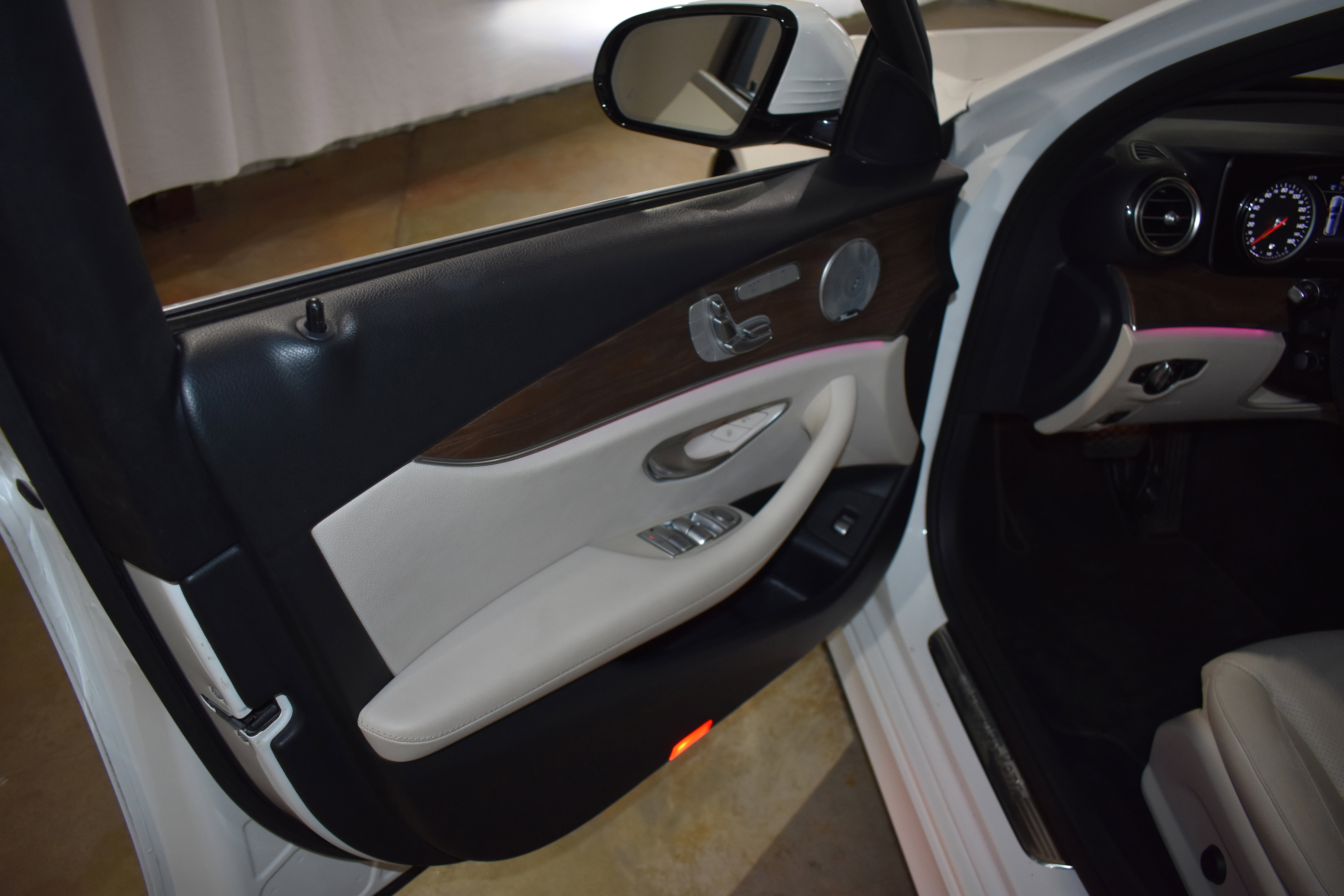 Used 2017 Mercedes-Benz E 400 4MATIC Wagon image 24