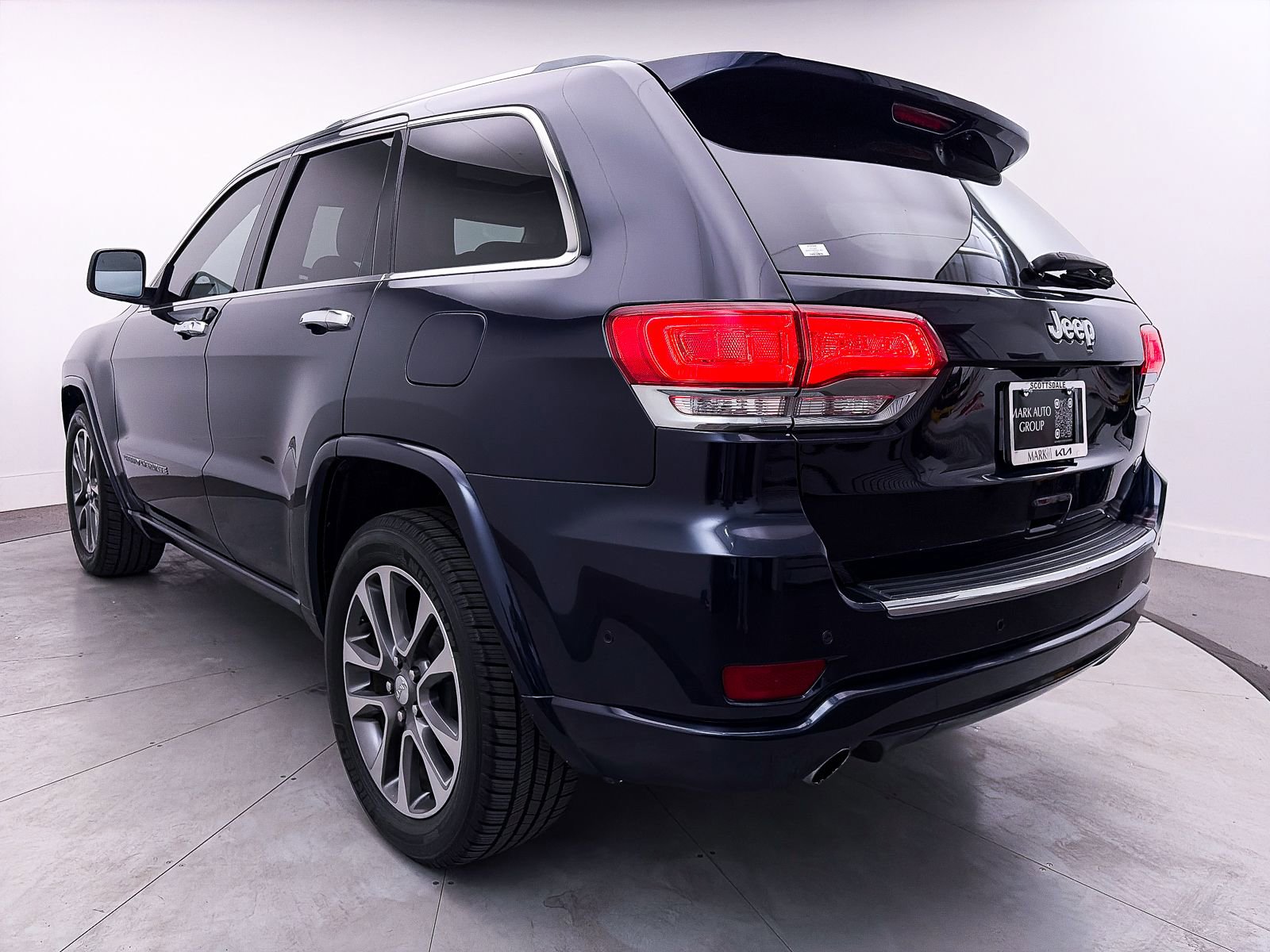 Used 2018 Jeep Grand Cherokee Overland image 14