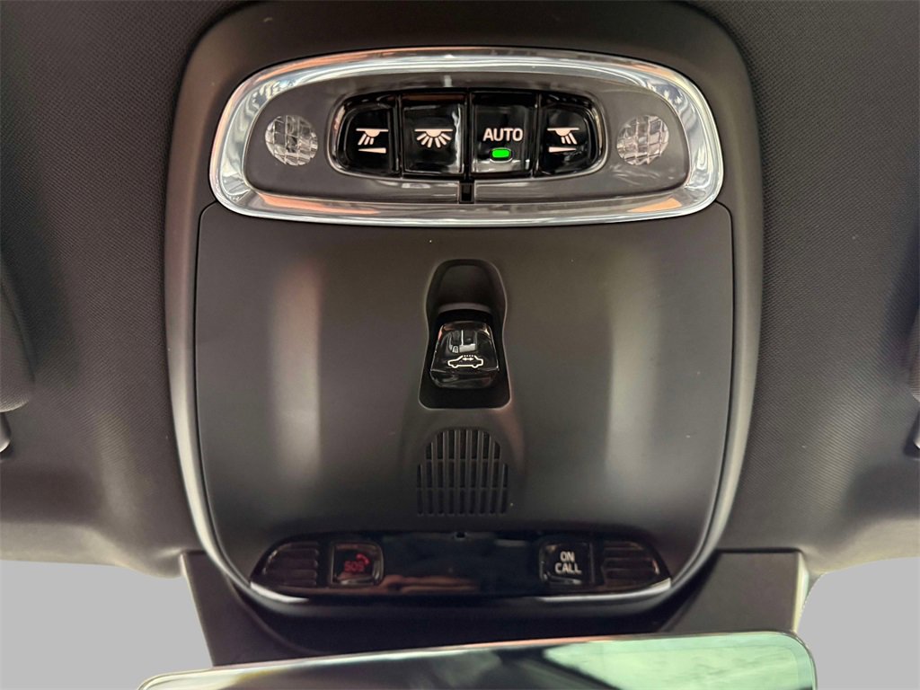 Used 2020 Volvo XC90 T6 R-Design image 27