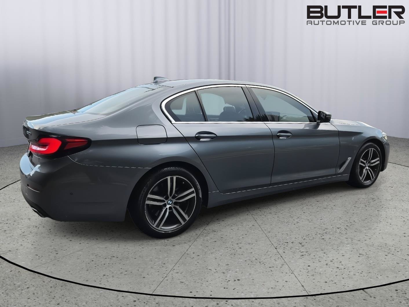 Used 2021 BMW 530i xDrive w/ Premium Package AWD/4WD image 12