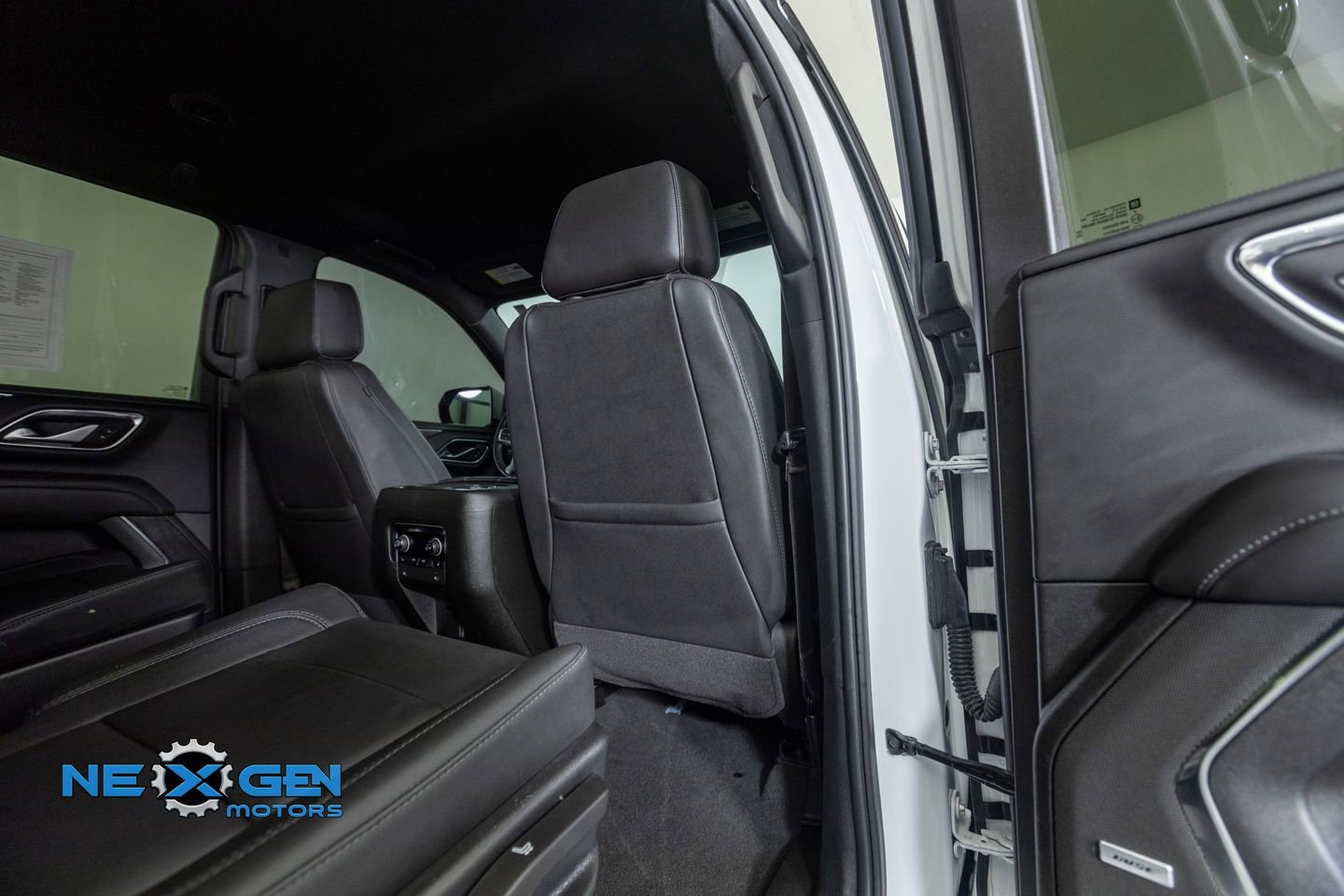 Used 2022 Chevrolet Tahoe Z71 w/ Luxury Package image 33