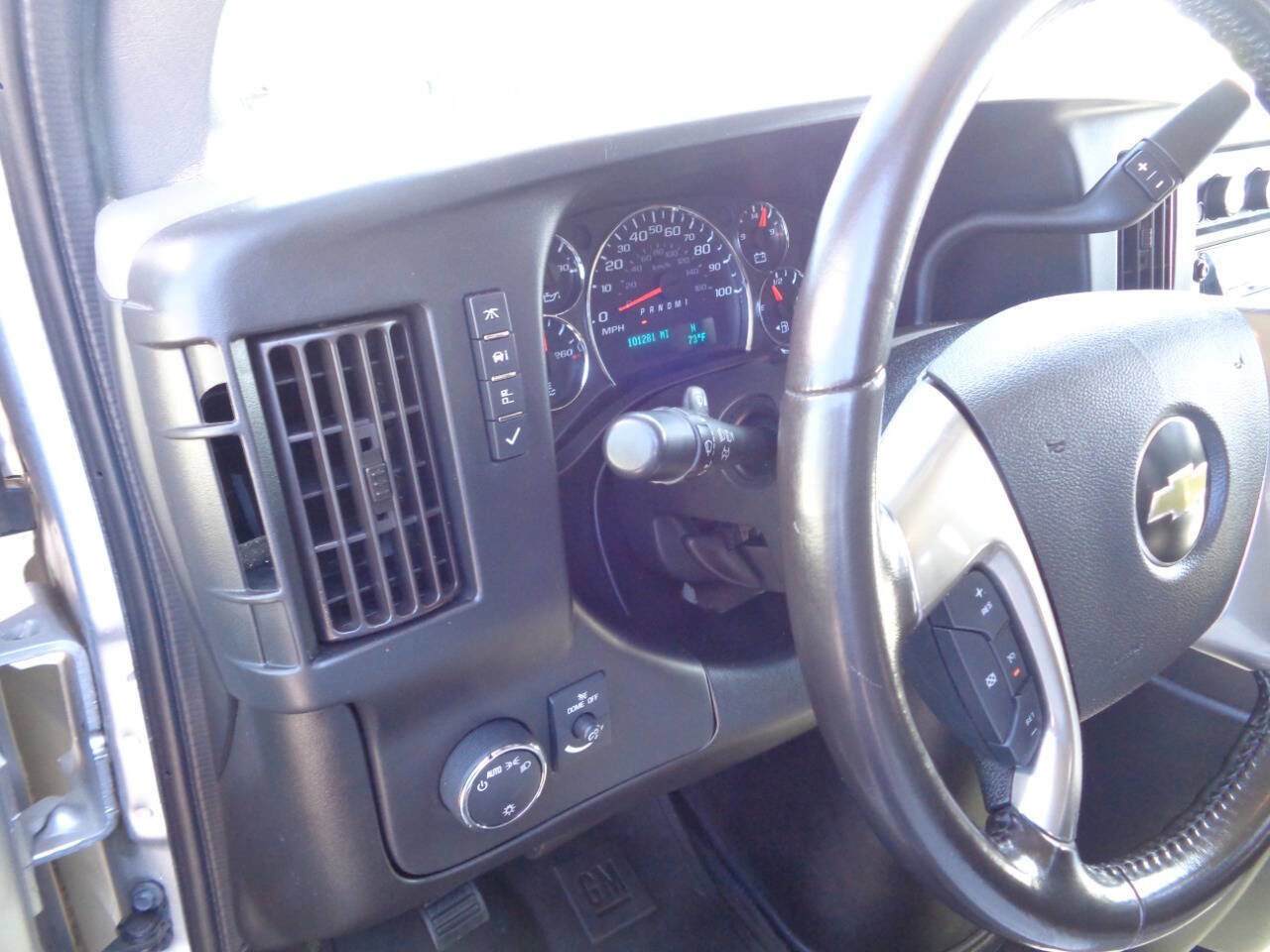 Used 2018 Chevrolet Express 2500 LT w/ LT Preferred Equipment Group image 27