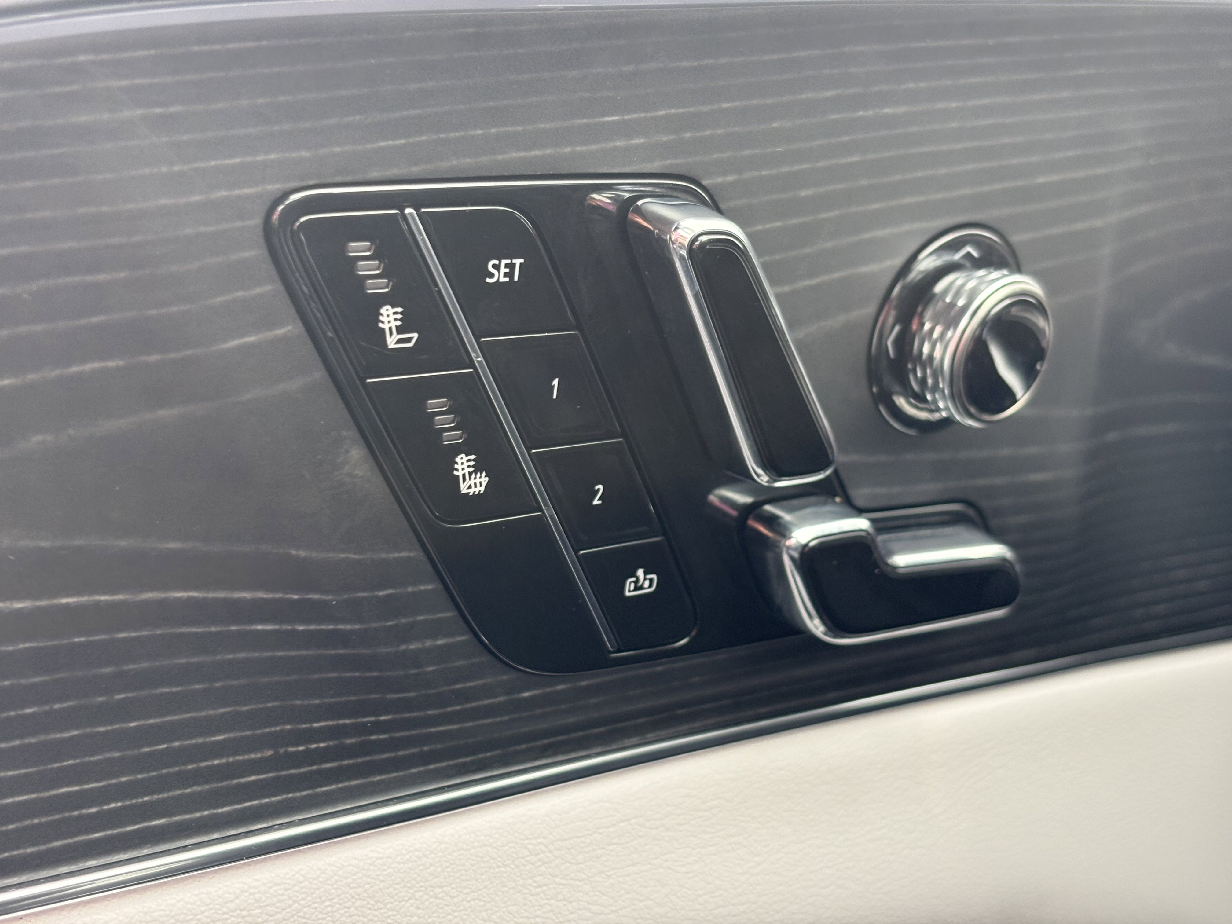 Used 2024 Cadillac Lyriq Luxury w/ LPO, Floor Liner Package AWD/4WD image 32