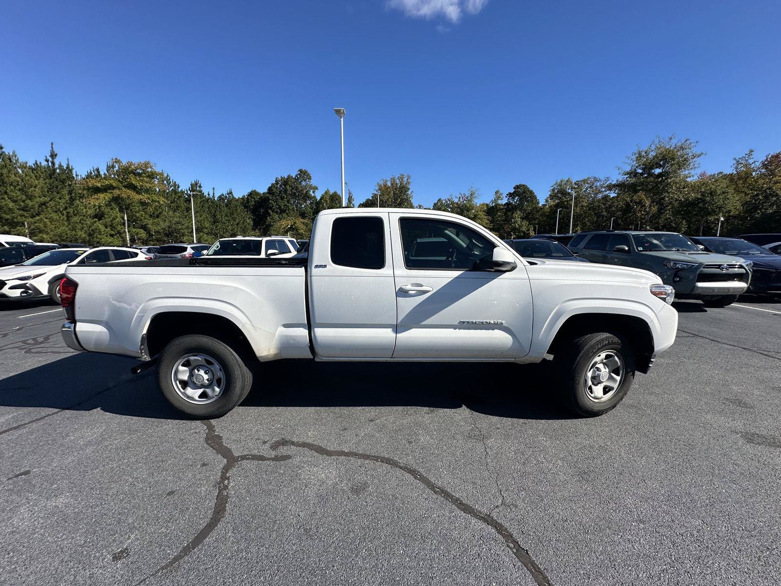Used 2022 Toyota Tacoma SR5 RWD image 5