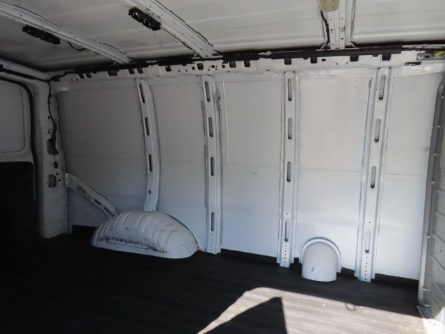 Used 2019 Chevrolet Express 2500 RWD image 17
