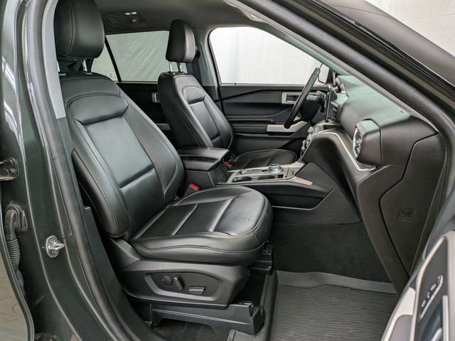Used 2022 Ford Explorer XLT w/ Equipment Group 202A image 23