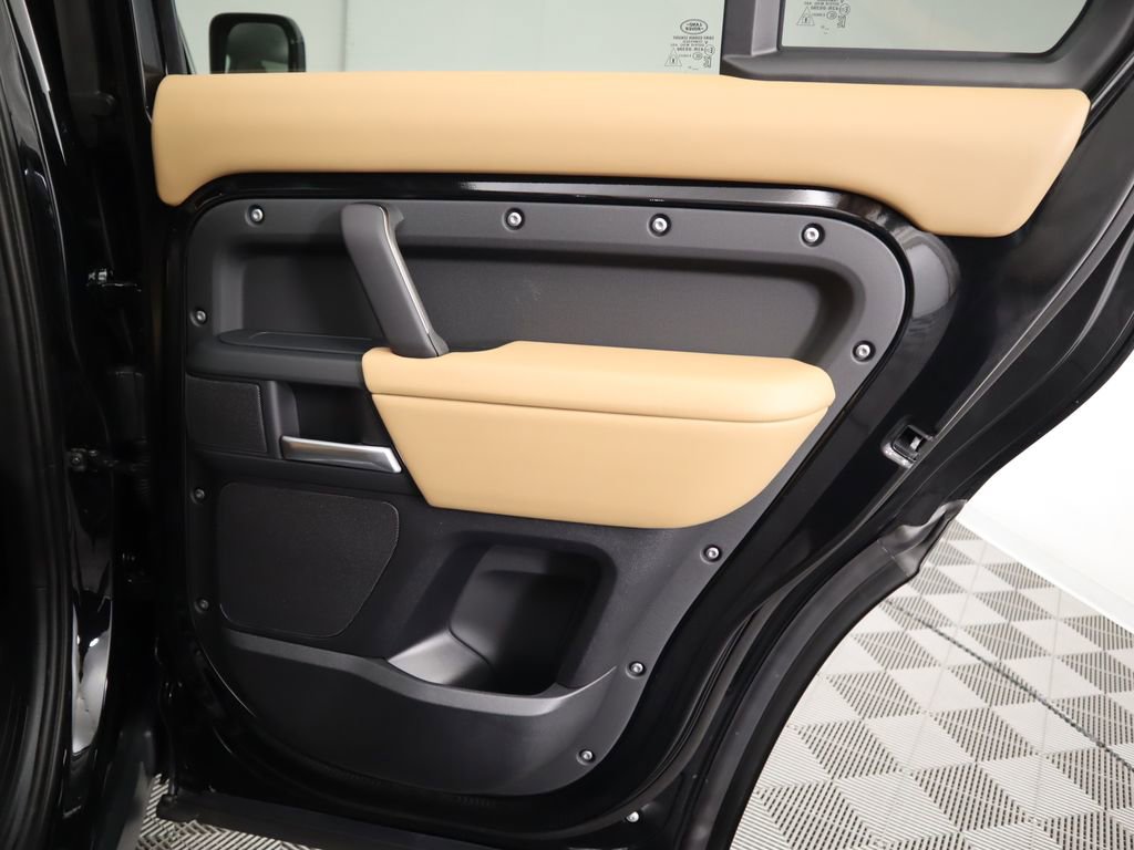 Used 2025 Land Rover Defender 110 S AWD/4WD image 28