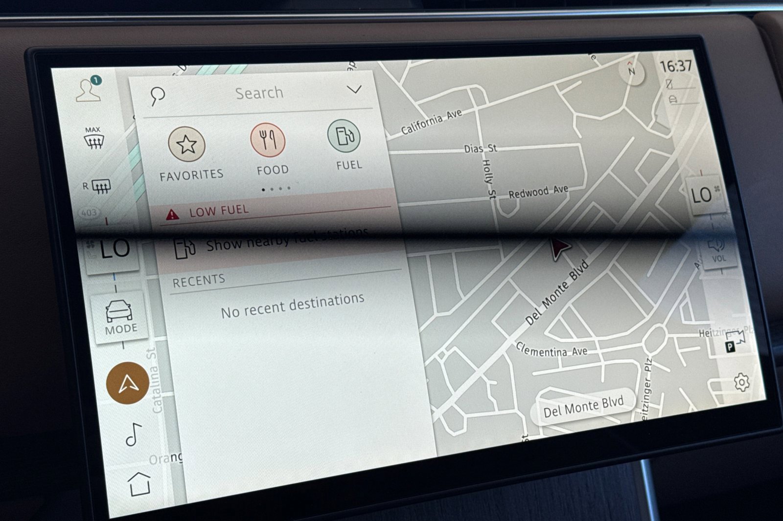 New 2025 Land Rover Range Rover SE image 18