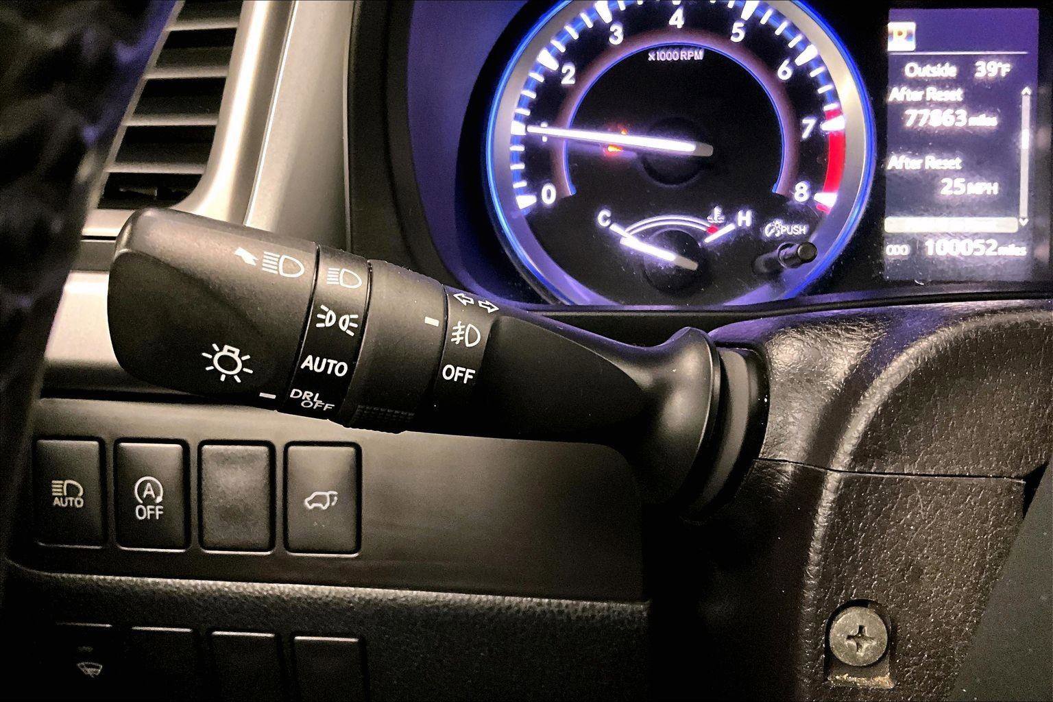 Used 2019 Toyota Highlander XLE image 30