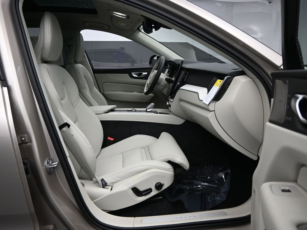 New 2026 Volvo XC60 B5 Ultra w/ Protection Package Premier image 27