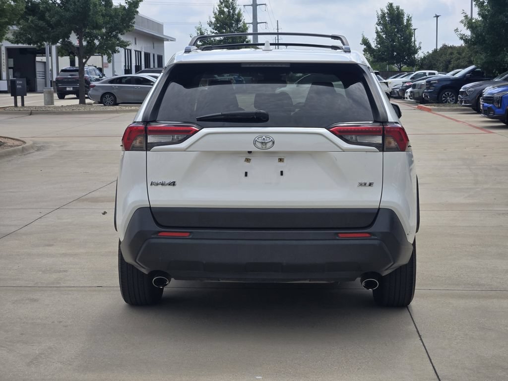 Used 2019 Toyota RAV4 XLE w/ Convenience Package FWD image 13
