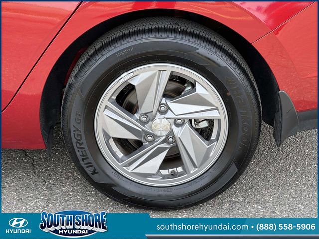 Certified 2025 Hyundai Elantra SE image 10