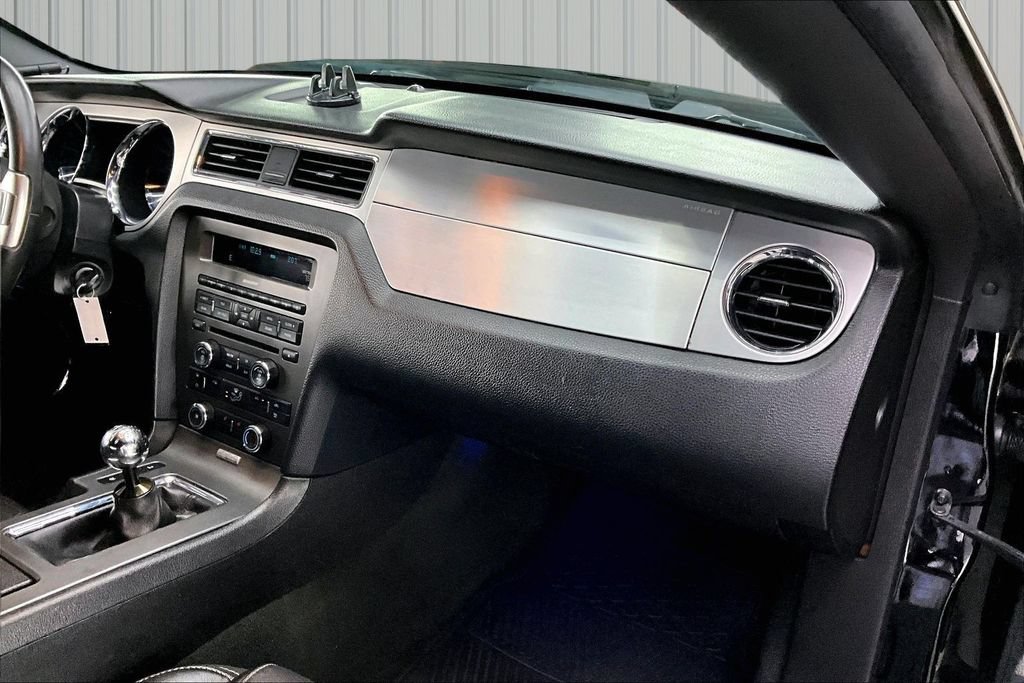 Used 2014 Ford Mustang GT Premium w/ Comfort Package RWD image 27