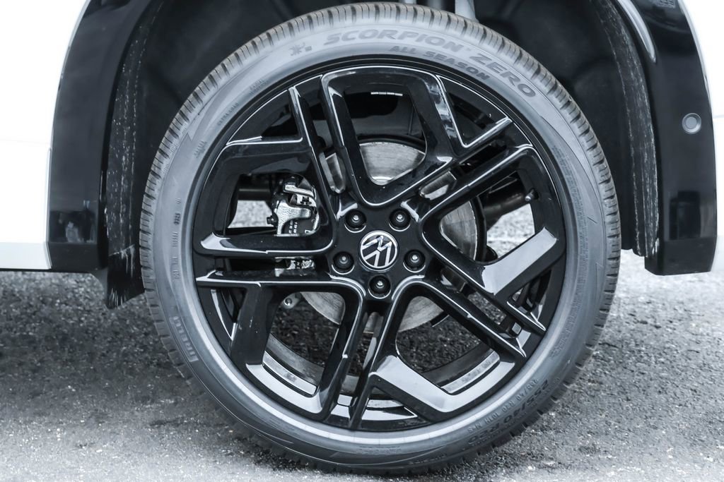 New 2026 Volkswagen Tiguan SE R-Line image 22
