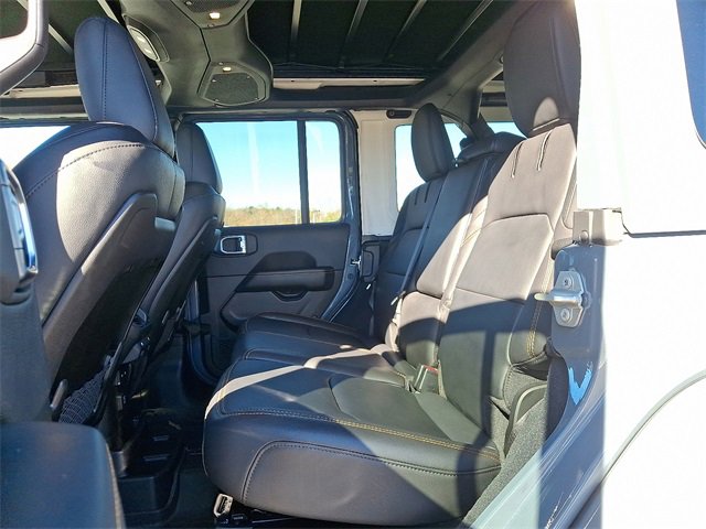 Used 2024 Jeep Wrangler Unlimited Sahara w/ Technology Group image 10
