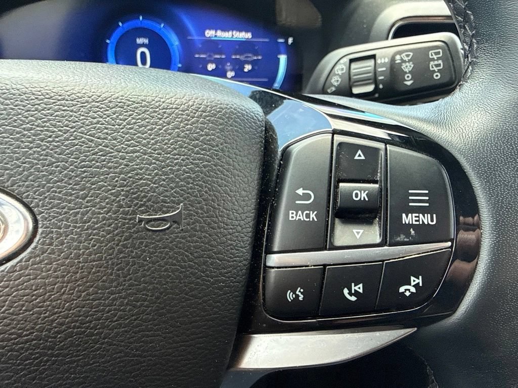 Used 2022 Ford Explorer Platinum w/ Equipment Group 601A AWD/4WD image 18