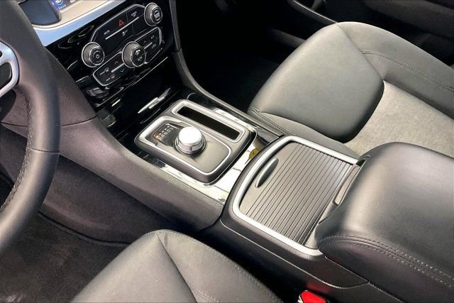 Used 2023 Chrysler 300 Touring w/ Sport Appearance Package RWD image 16