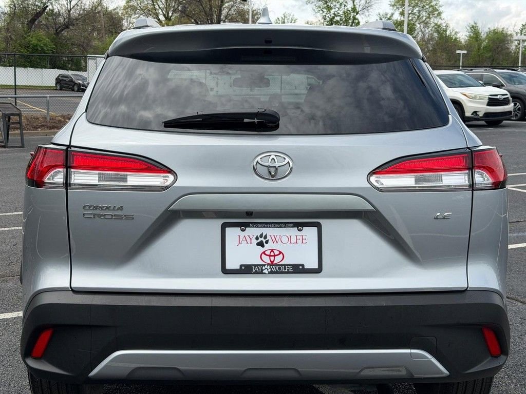 Used 2022 Toyota Corolla Cross LE image 7