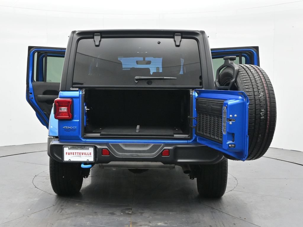 Used 2022 Jeep Wrangler Unlimited Sahara AWD/4WD image 41