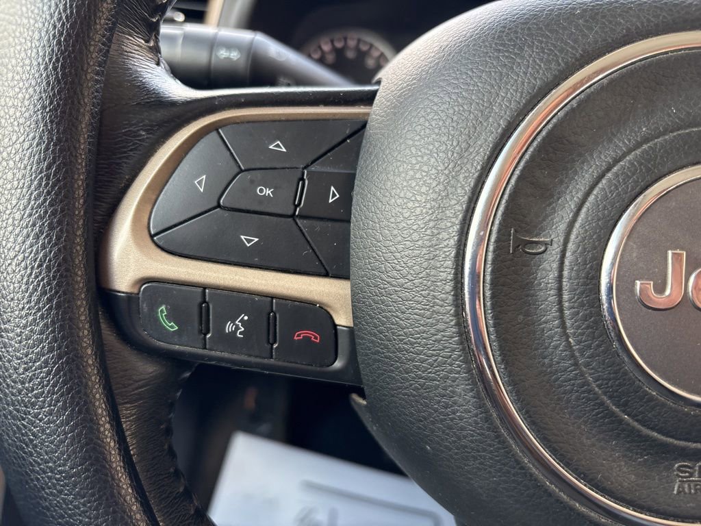Used 2017 Jeep Renegade Latitude w/ Cold Weather Group image 23