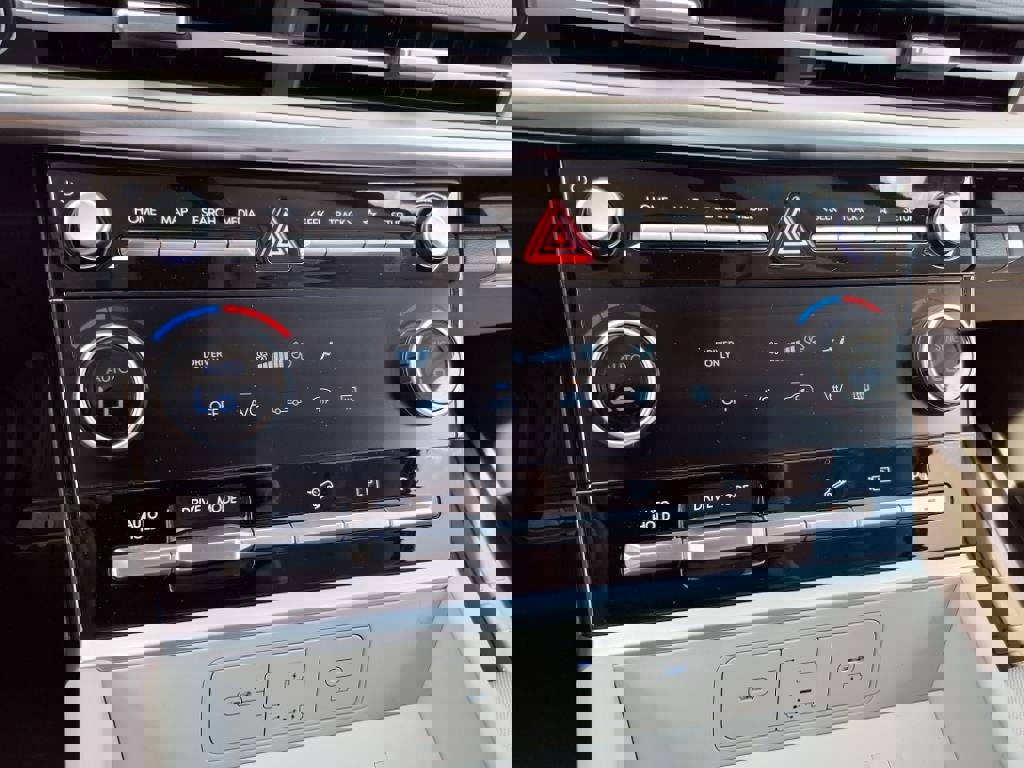 New 2026 Hyundai Santa Fe SE image 19