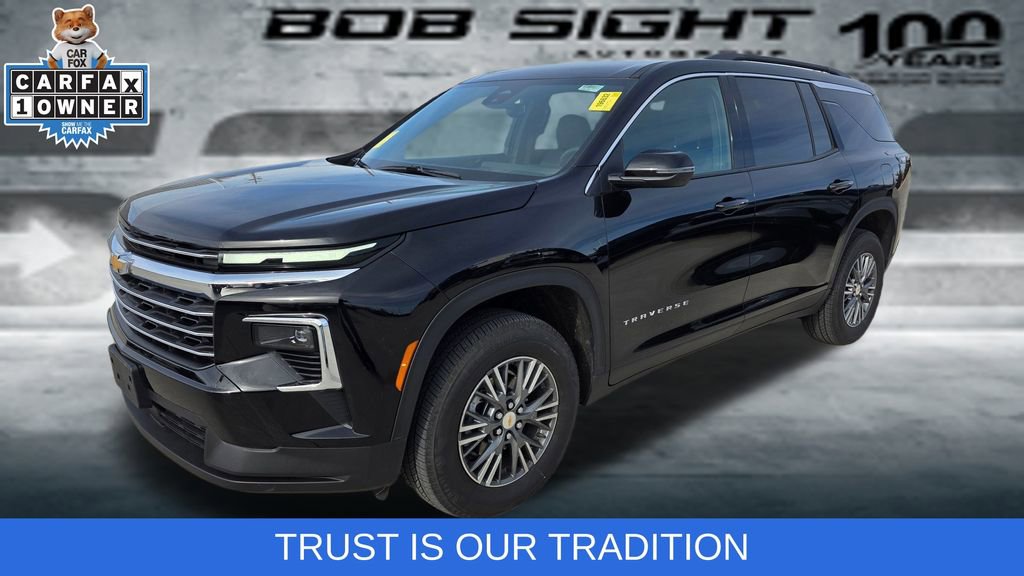 Used 2025 Chevrolet Traverse LT
