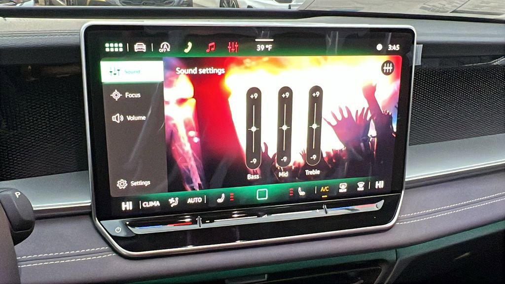 New 2026 Volkswagen Tiguan SE image 27