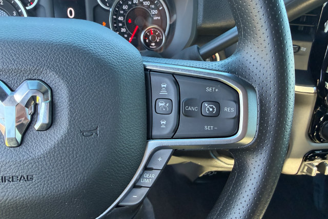 New 2026 RAM 3500 Big Horn AWD/4WD image 19